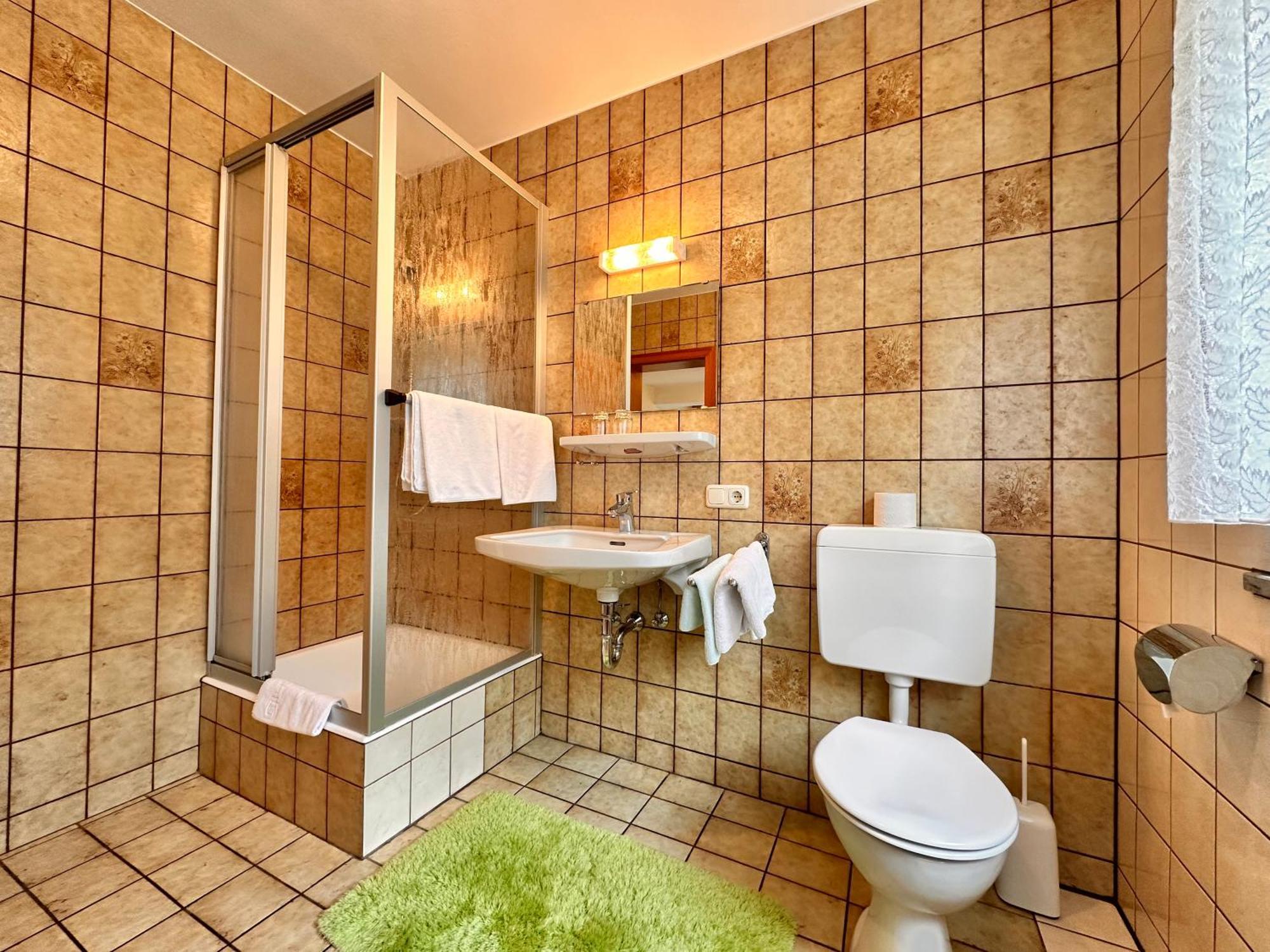 Pension Zum Loewen, Parkplatz, Fruehstueck, Wlan, Zentral Bad Steben Ngoại thất bức ảnh