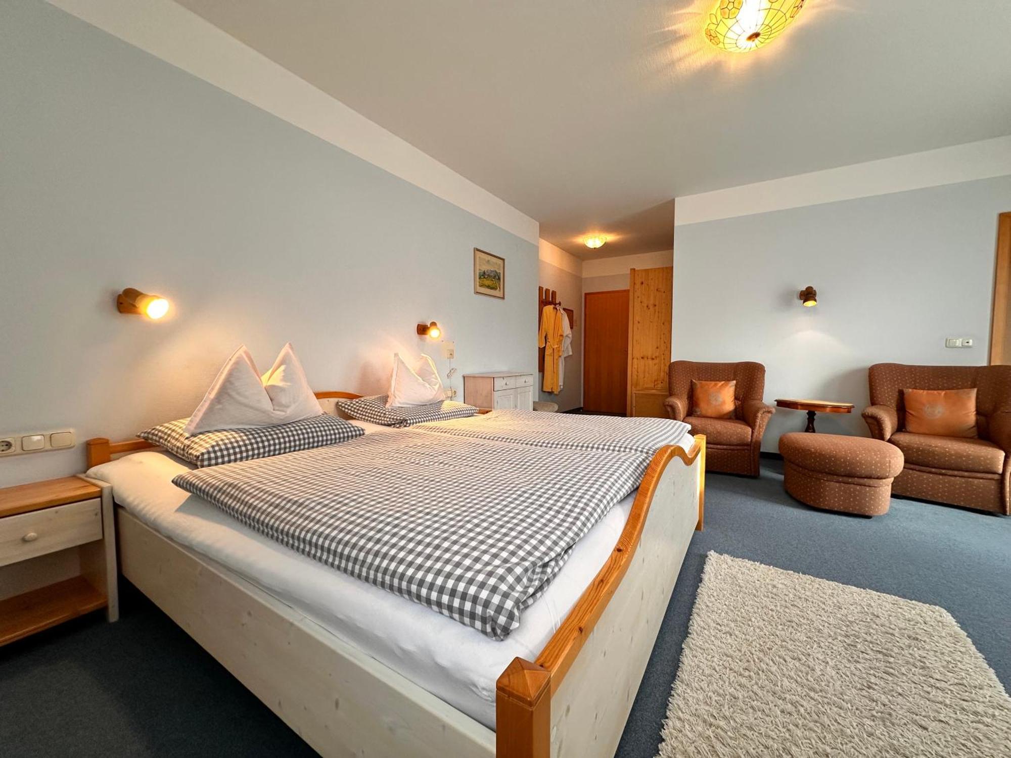 Pension Zum Loewen, Parkplatz, Fruehstueck, Wlan, Zentral Bad Steben Ngoại thất bức ảnh